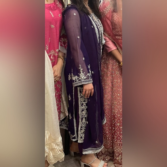 From the unstitched collection of Asim Jofa - Picture 4 of 4